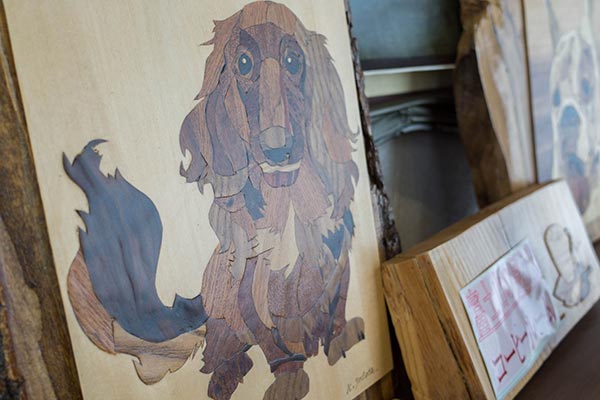 富士山麓・富士吉田〜古民家手相カフェ「北口夢屋」 象嵌で作る愛犬の肖像画